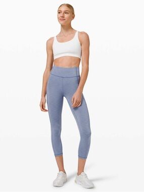 Lululemon Invigorate High-Rise Crop 23"
Heathered Water Drop size 8